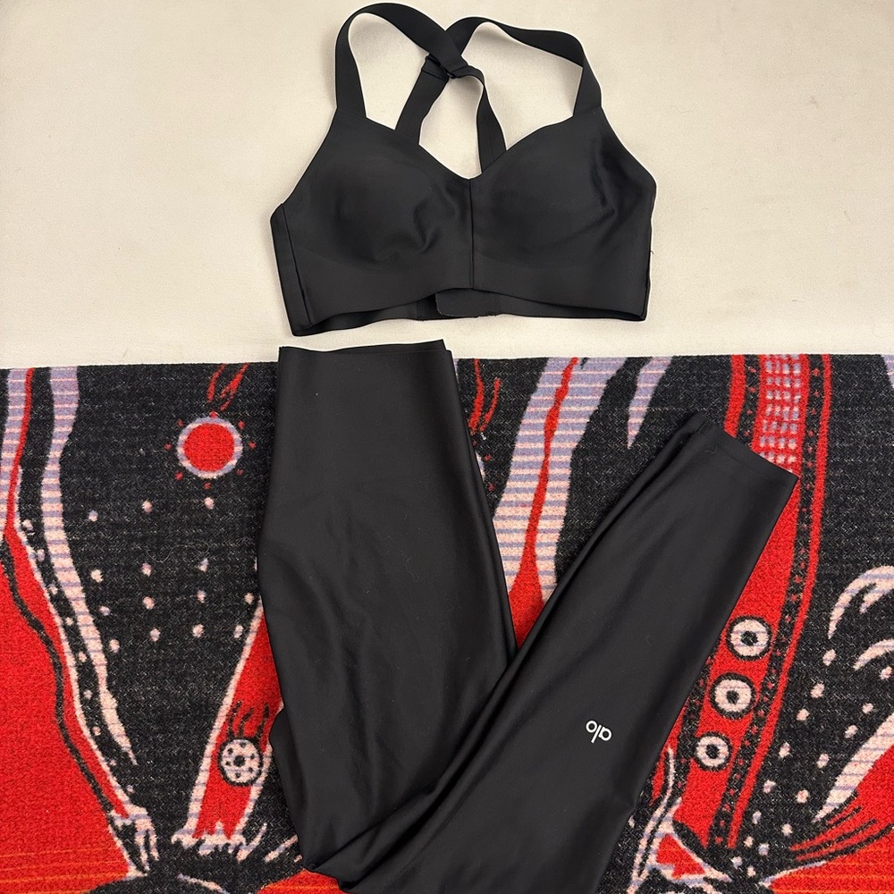 ALO Yoga Black Sports Bra and Leggings